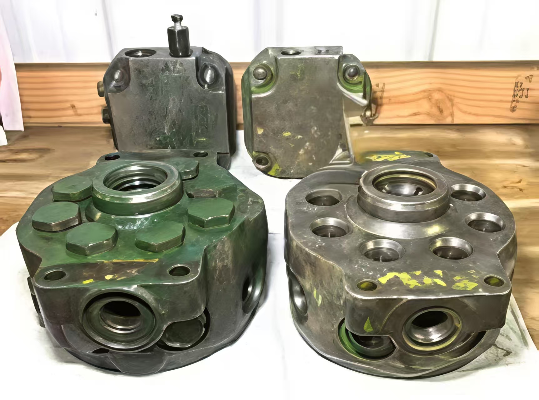 What's the Difference Between Danish-Made Danfoss Hydraulic Pumps and Other Versions?