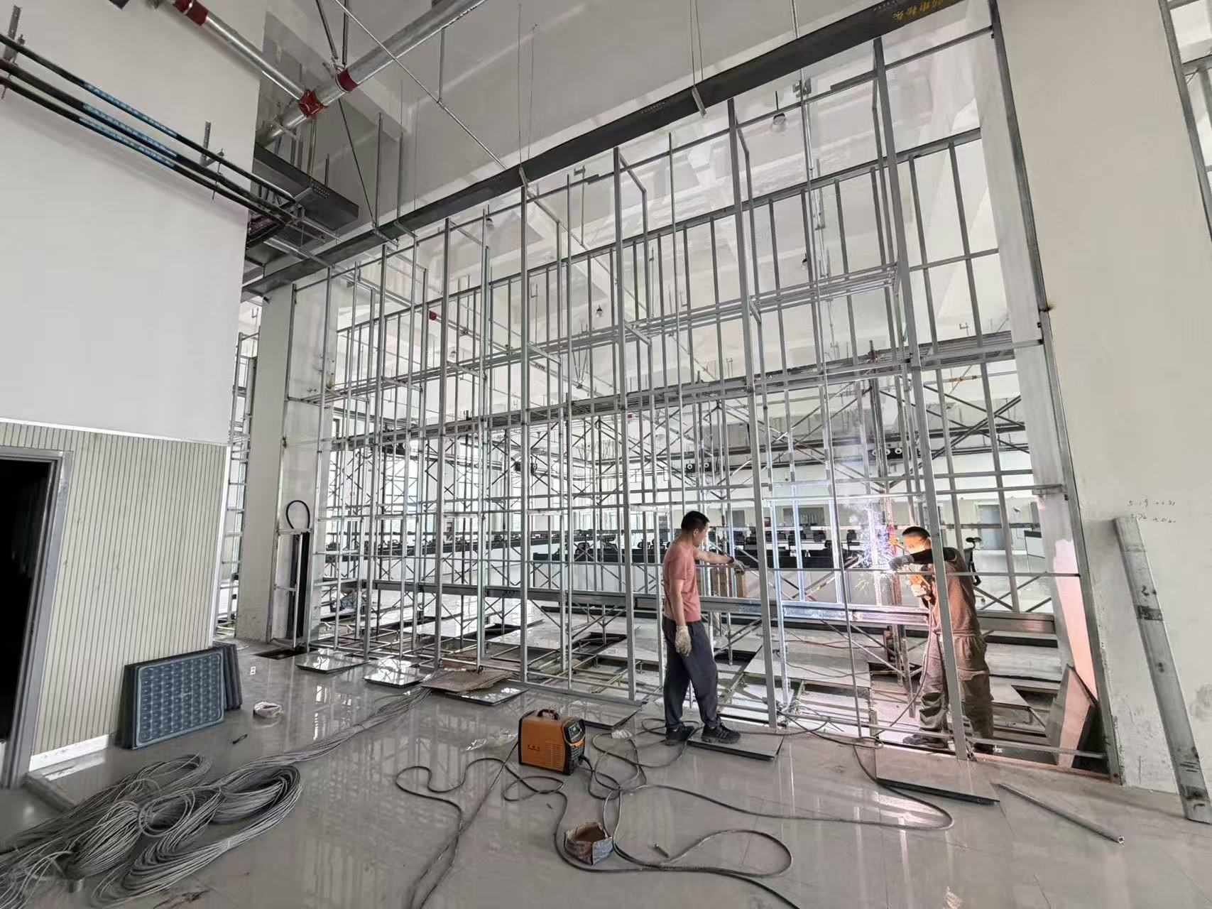 heavy-duty-steel-structure-framework-installation-for-large-led-video-wall