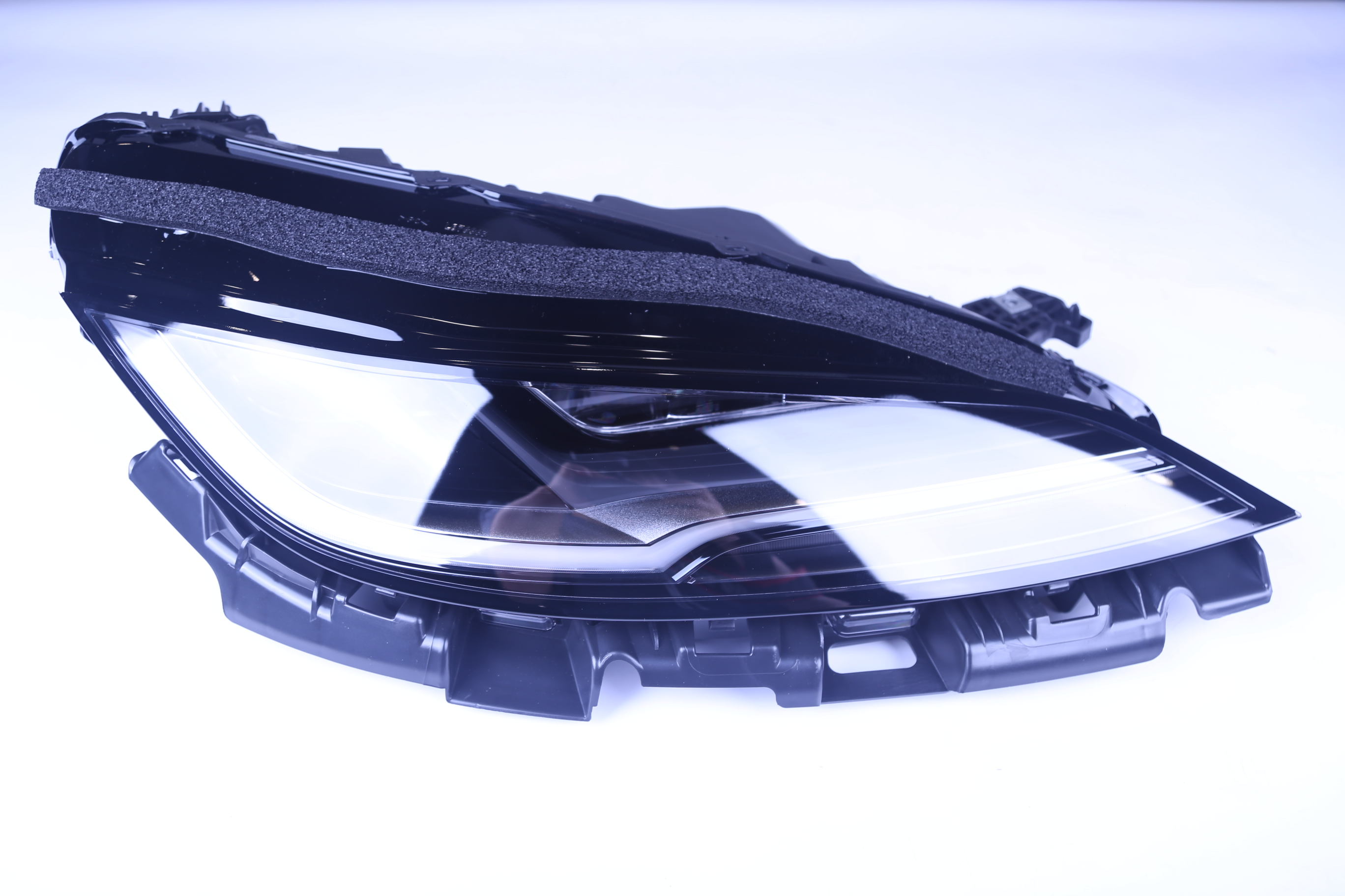 Model 3 LED Headlight Assembly 1760889-00-F LinTech