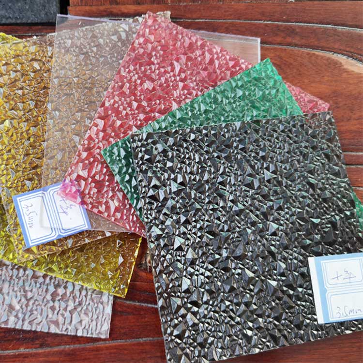 tấm Polycarbonate Gồ Ghề Dày 2,5 mm