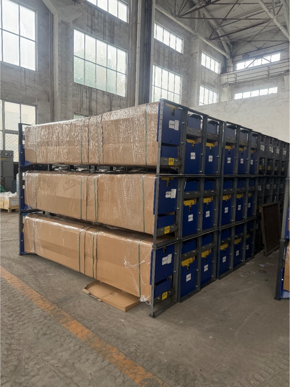 Peak Shipping Season: Mass Shipments of Garage Equipment Sent Worldwide Before Labor Day Holiday-3