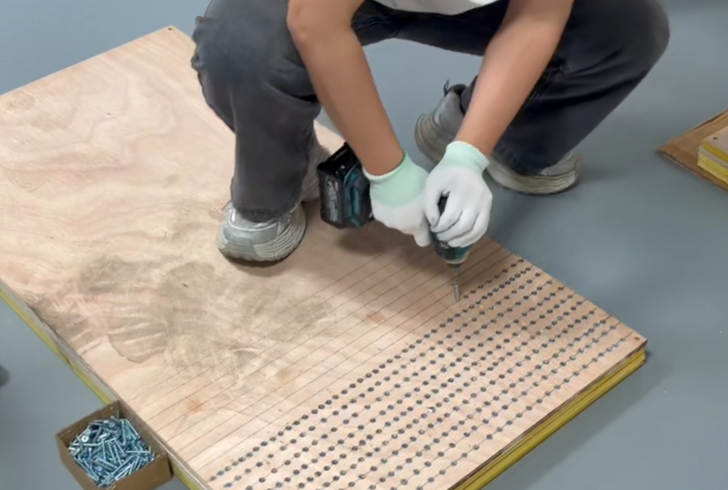 4continuous-screw-driving-test-400-screws..png